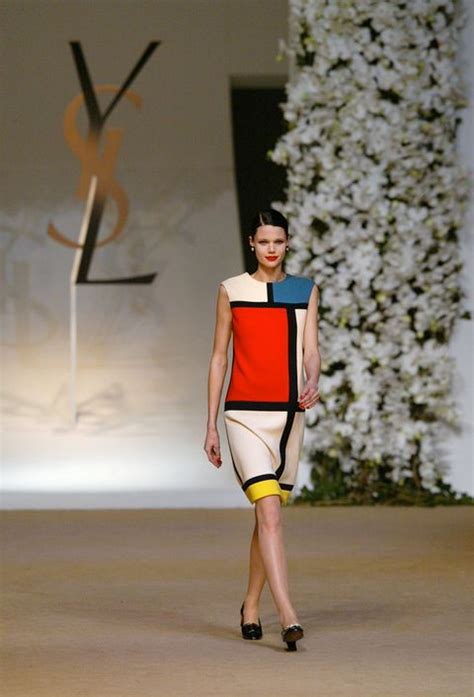 abito di balmain e abito di ysl a confronto|Storia del vestito Mondrian disegnato da Yves Saint Laurent.